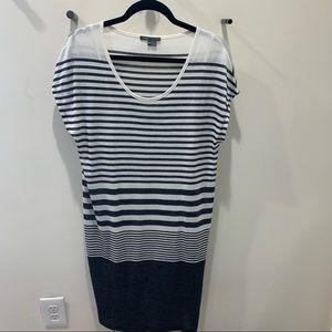 Vince striped t shirt dress EUC size XS